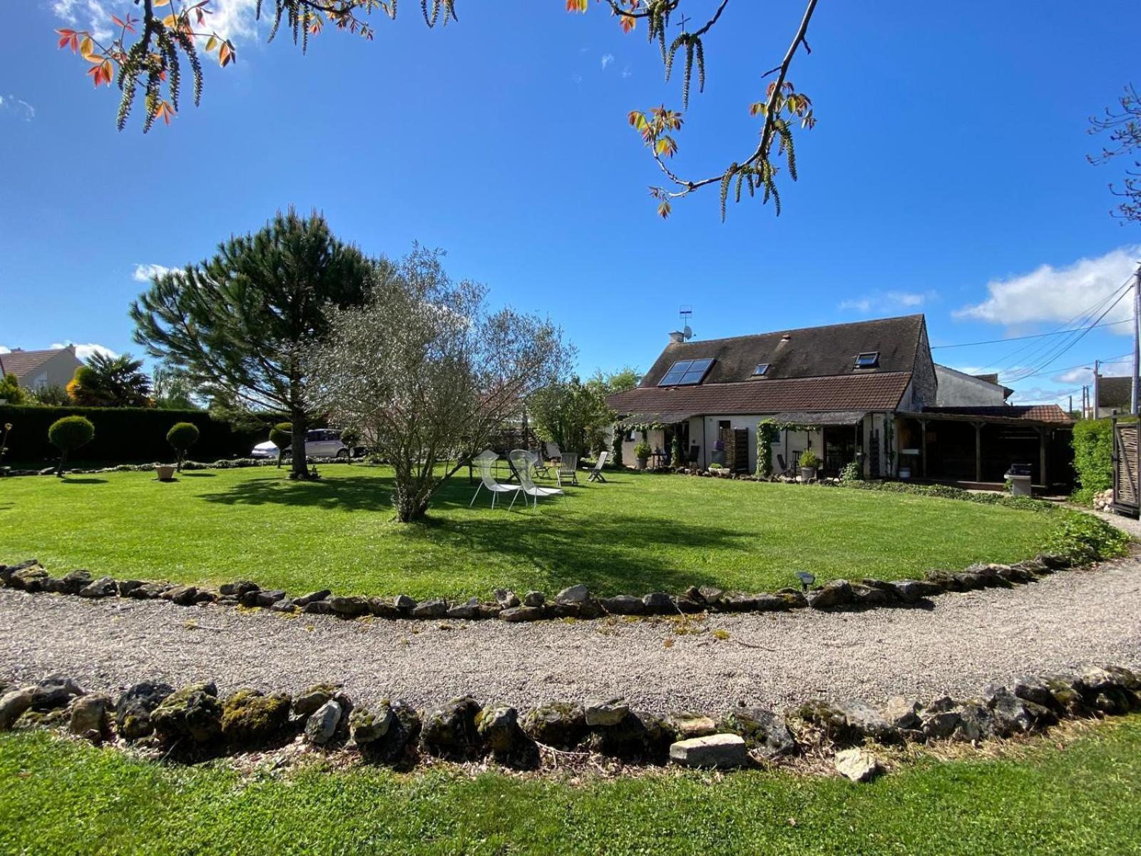 Gite Et Studios Les Barongeres Farges-les-Chalon Exterior photo